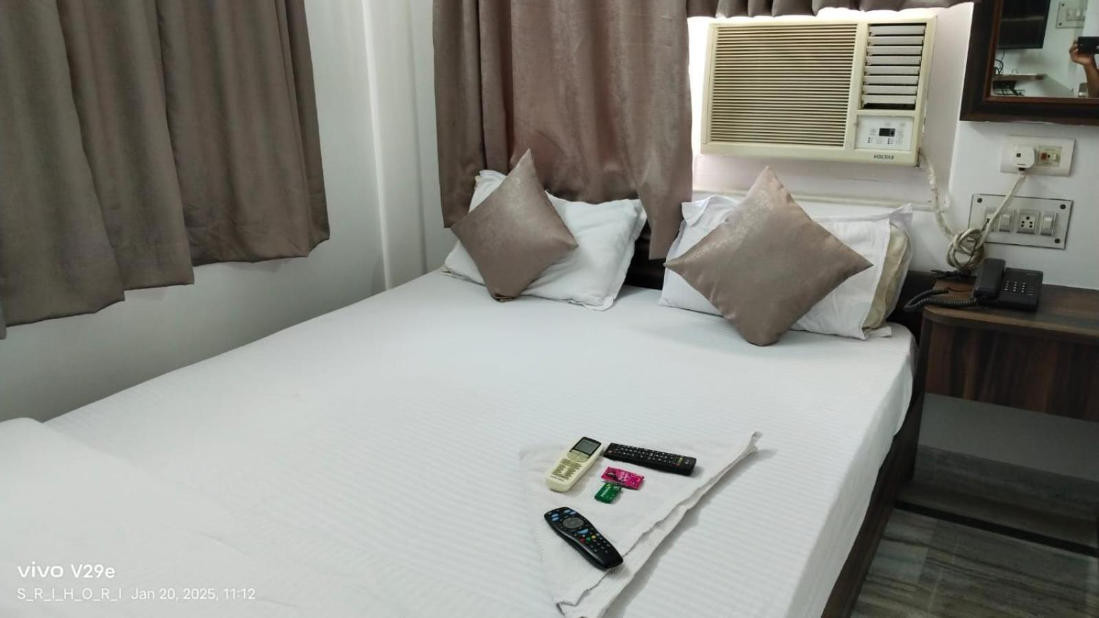 White Heaven Hotel New Town ภายนอก รูปภาพ