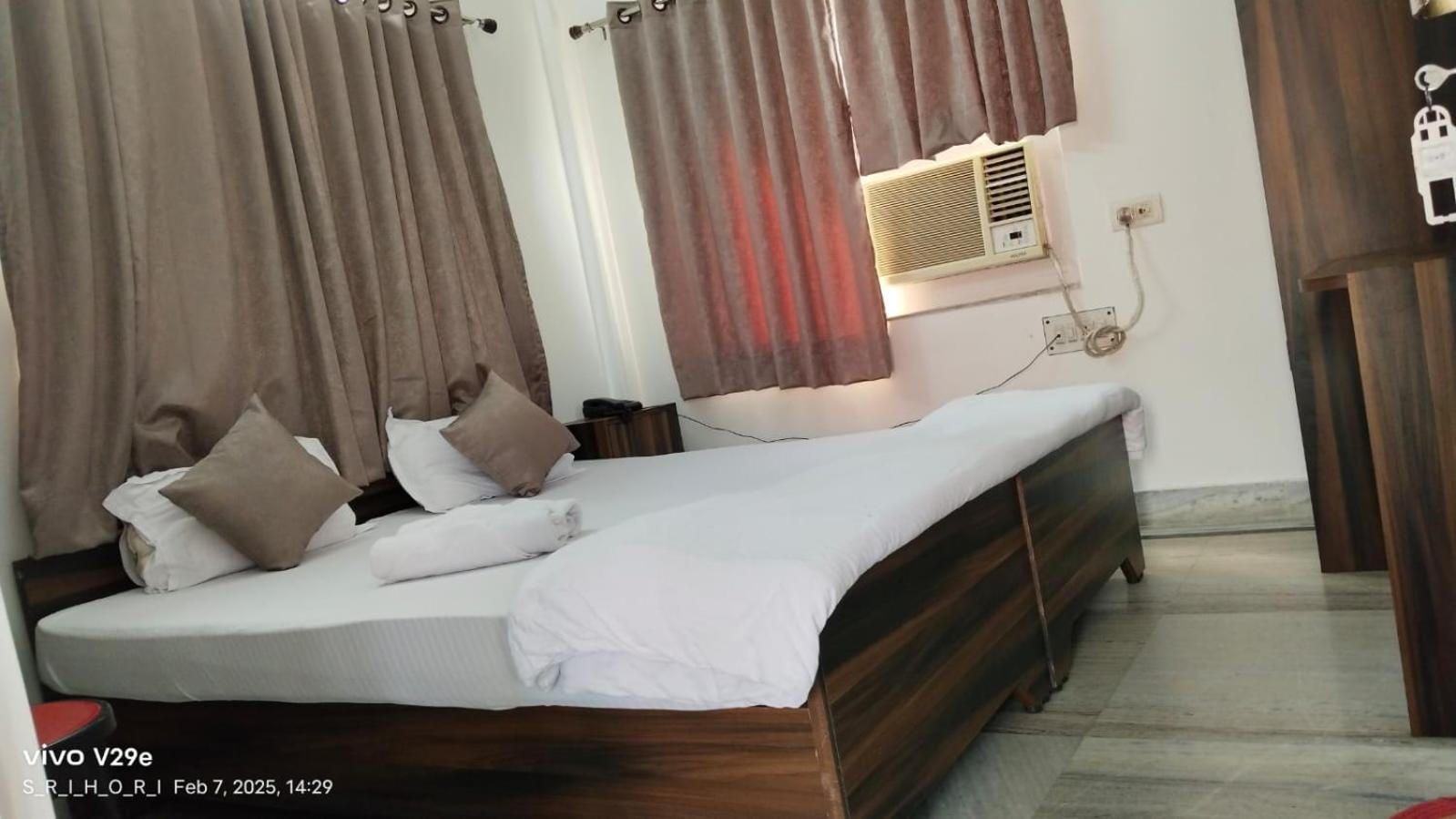 White Heaven Hotel New Town ภายนอก รูปภาพ