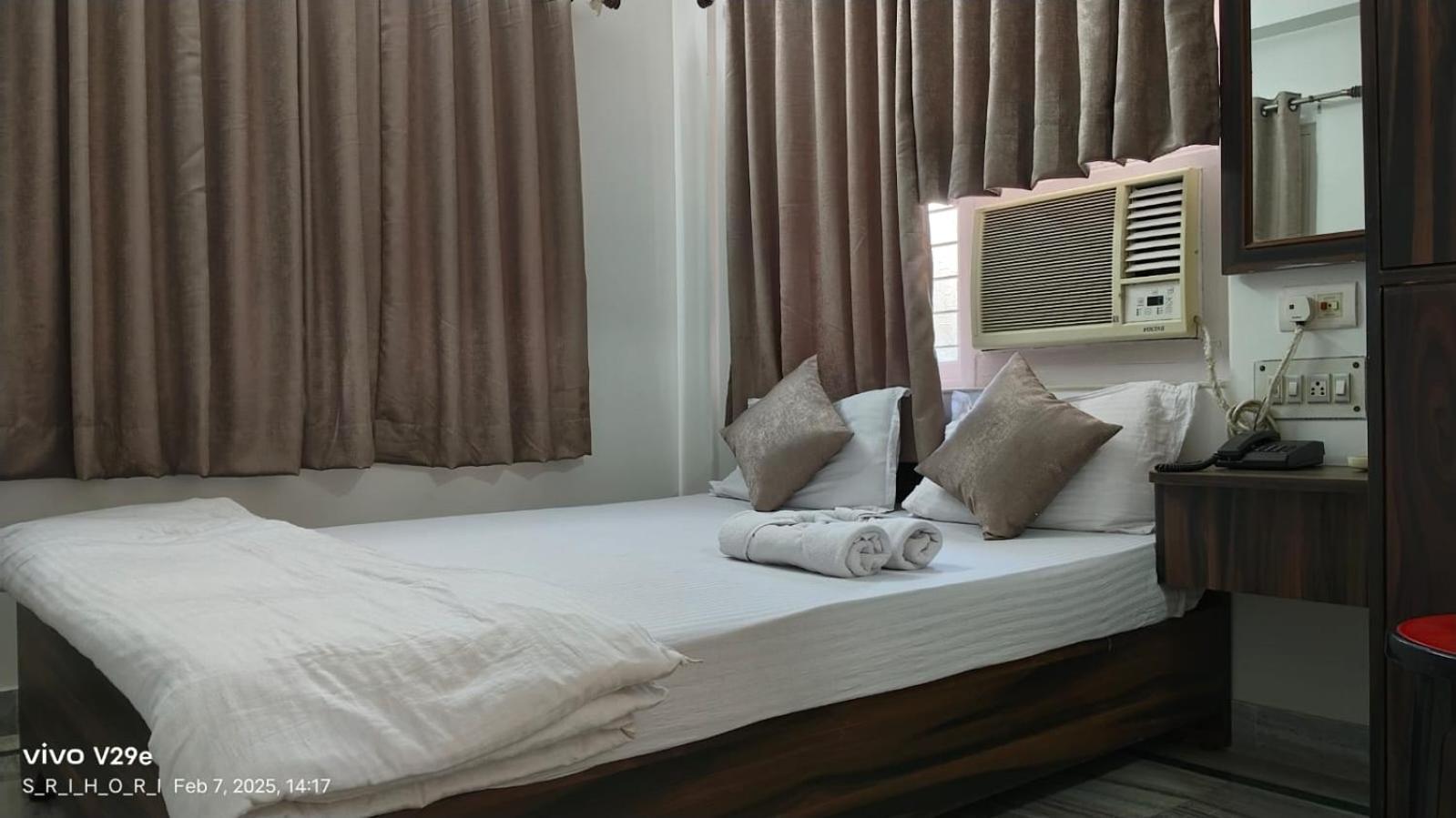 White Heaven Hotel New Town ภายนอก รูปภาพ
