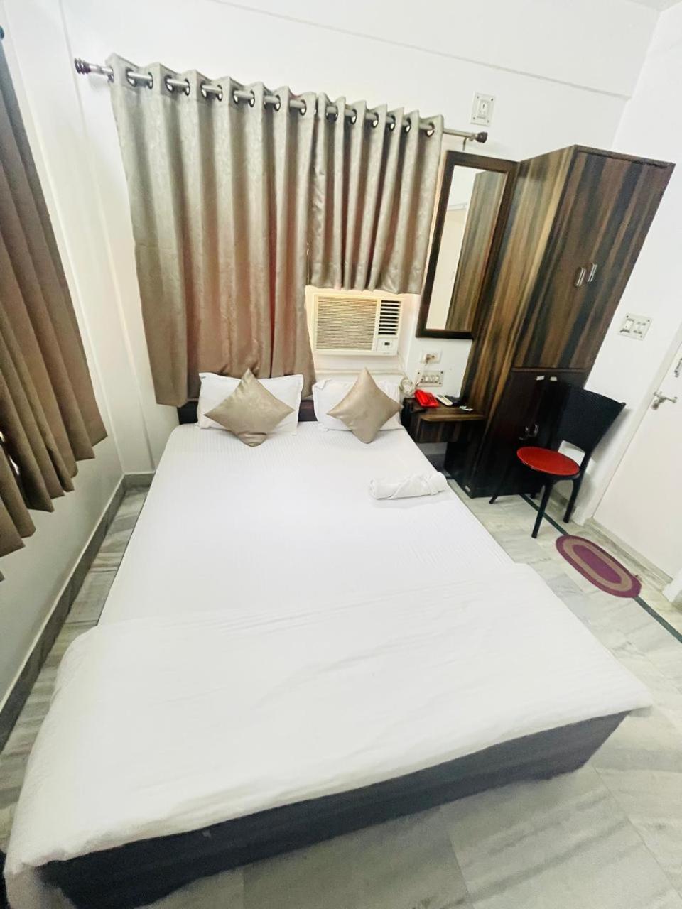White Heaven Hotel New Town ภายนอก รูปภาพ